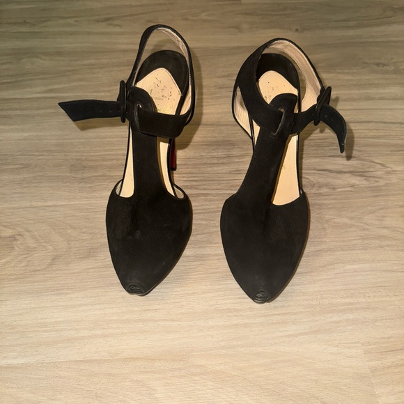 Christian Louboutins heels size 39 - Picture 1 of 3
